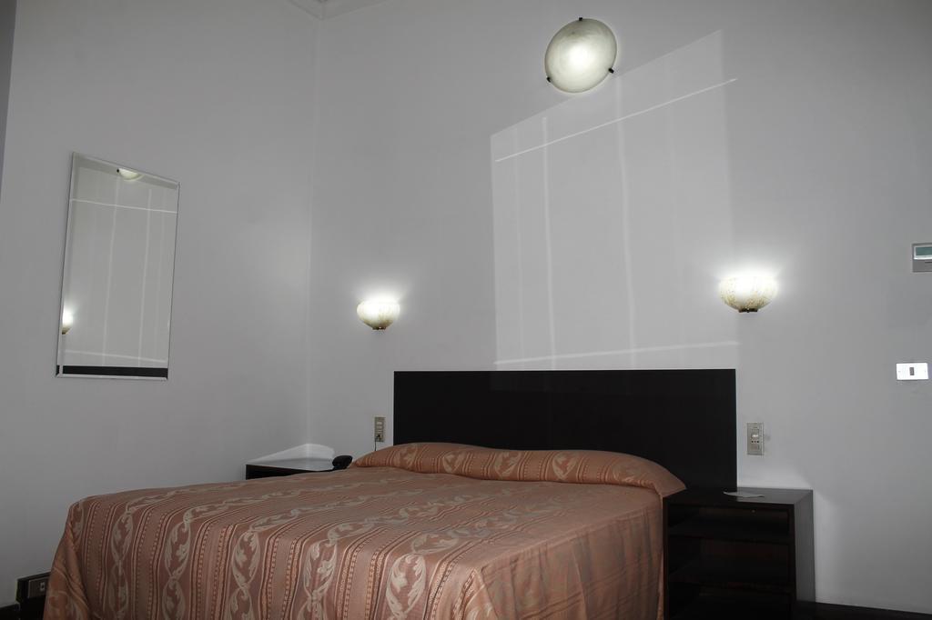 Hotel Luisa ميلان الغرفة الصورة