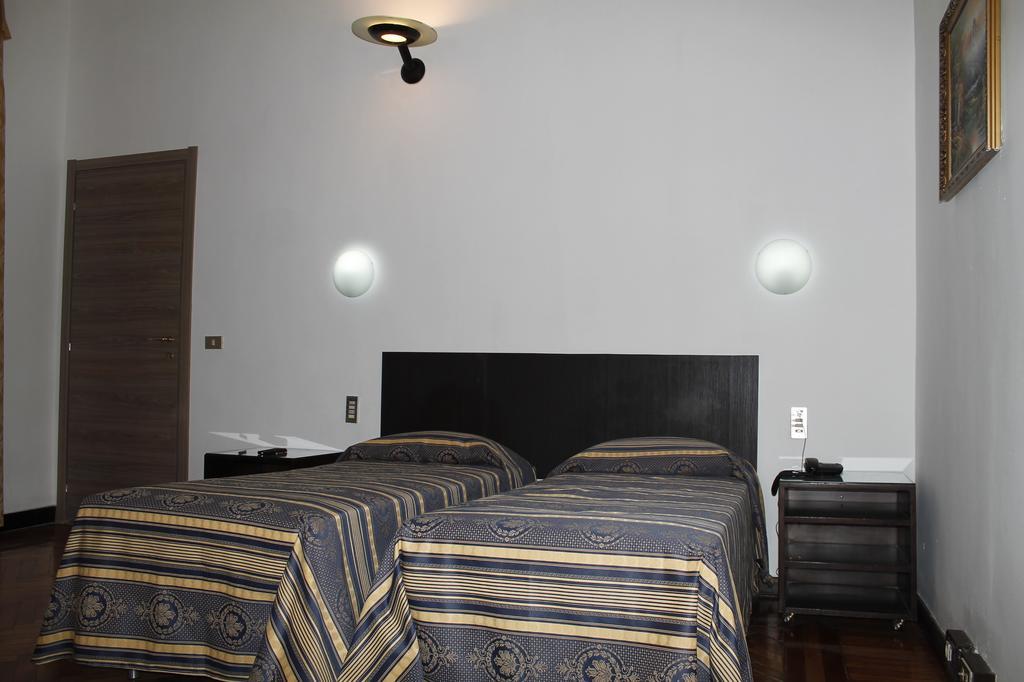 Hotel Luisa ميلان الغرفة الصورة