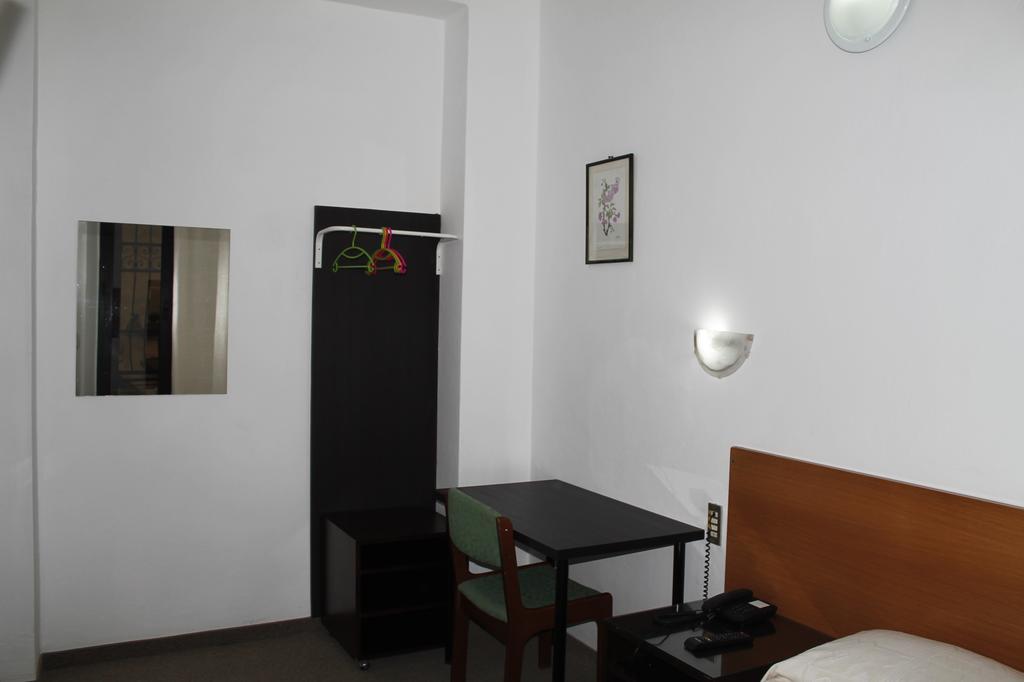 Hotel Luisa ميلان الغرفة الصورة