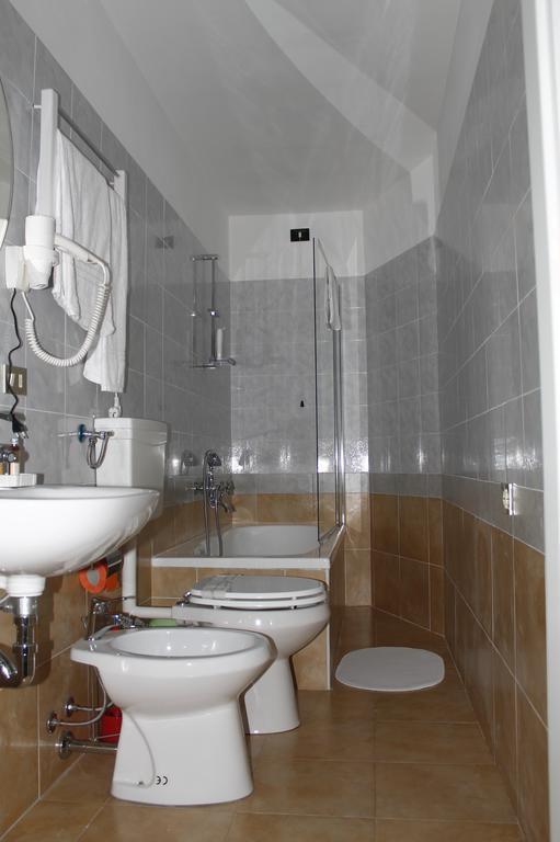 Hotel Luisa ميلان الغرفة الصورة