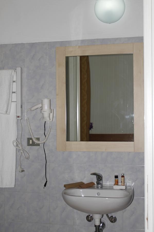 Hotel Luisa ميلان الغرفة الصورة
