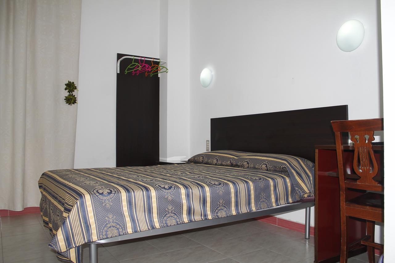Hotel Luisa ميلان الغرفة الصورة