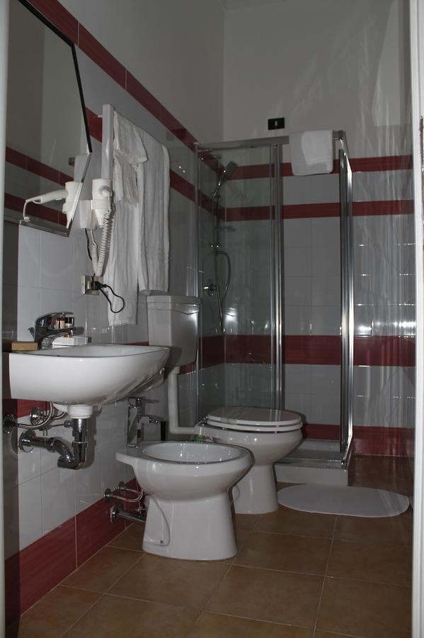 Hotel Luisa ميلان الغرفة الصورة