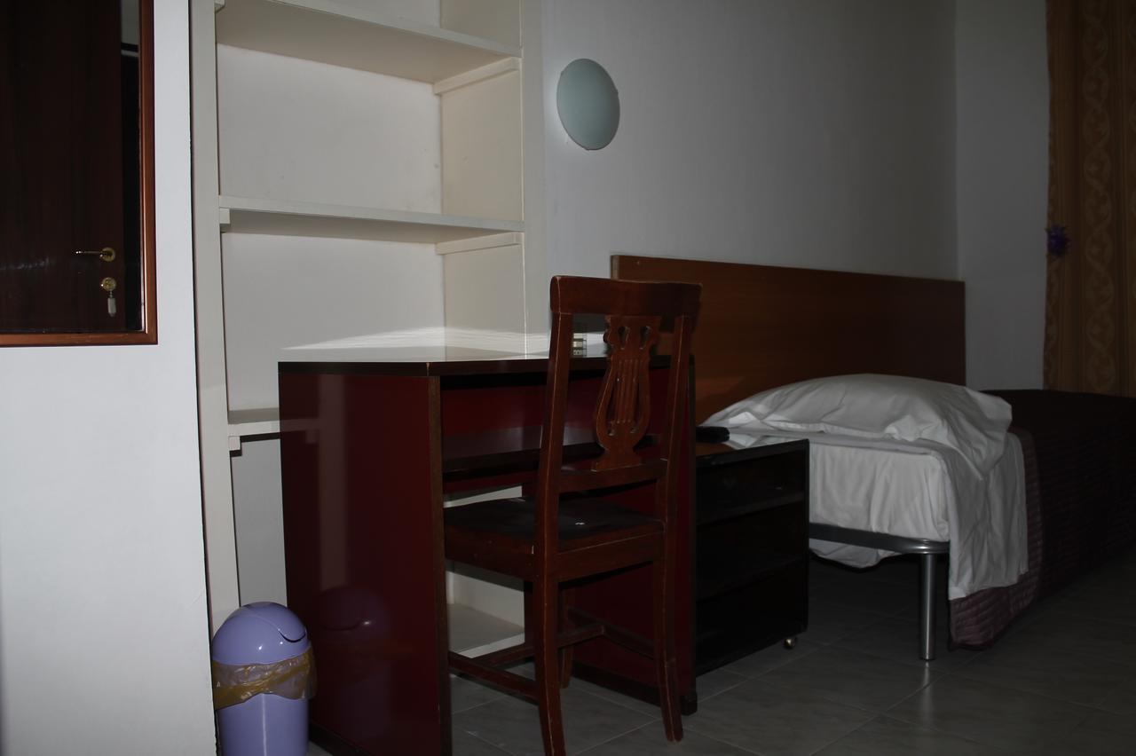 Hotel Luisa ميلان الغرفة الصورة
